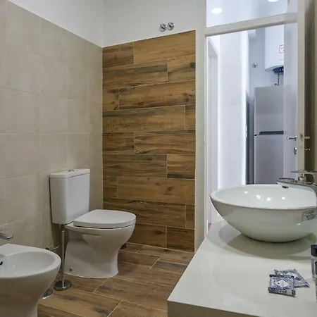 Typical Rustic House In The Heart Of Graca Lisboa